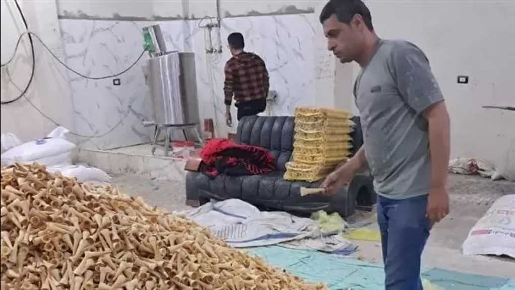 ضبط طن بسكويت و1000 علبة كعك عيد داخل مصنع غير مرخص بدمياط