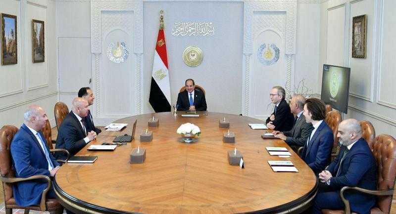 الرئيس السيسي يطلع على آخر المستجدات المتعلقة بإدارة وتشغيل وصيانة مشروع المونوريل بشرق وغرب النيل