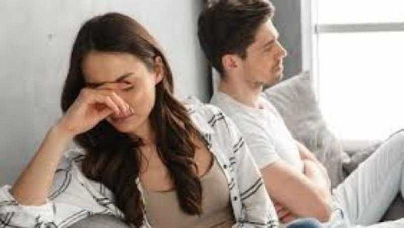 ما هو الخرس الزوجي وطرق علاجه؟.. دينا أبو الخير توضح