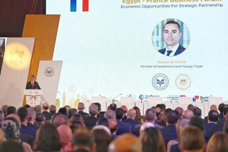 مهندس حسن الخطيب: الروابط المصرية الفرنسية ترتقي إلى الشراكة الاستراتيجية الشاملة