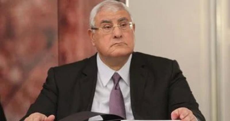المستشار عدلى منصور لا يملك حسابات على مواقع التواصل الاجتماعى