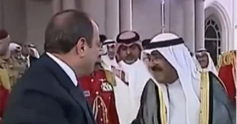 أمير الكويت وولى العهد يؤديان رقصة العرضة ترحيبًا بالرئيس السيسى
