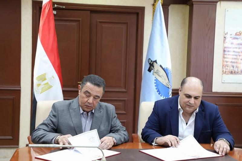 محافظ البحر الأحمر: بروتوكول تعاون مع قصور الثقافة لإقامة حفلات فنون شعبية للسائحين الأجانب بمسرح قصر ثقافة الغردقة