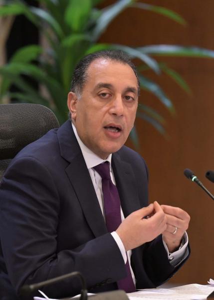 رئيس الوزراء يعلق على هجرة الأطباء