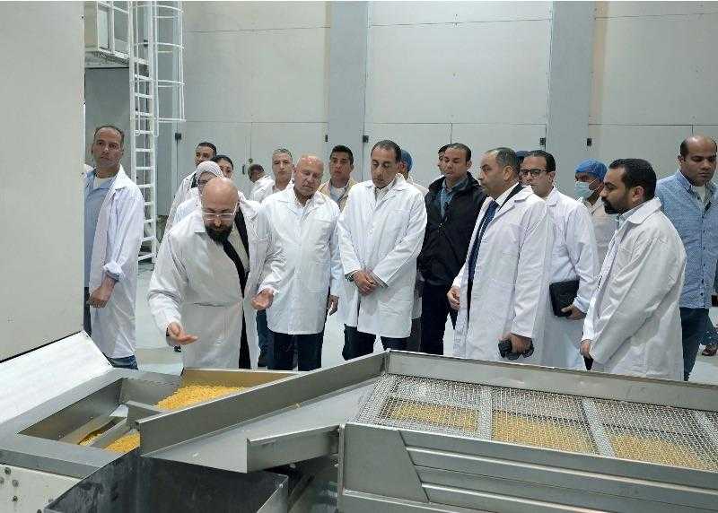 رئيس الوزراء يتفقد مصانع مجموعة المصرية السويسرية للمكرونة والطحن والمركزات بالعاشر من رمضان