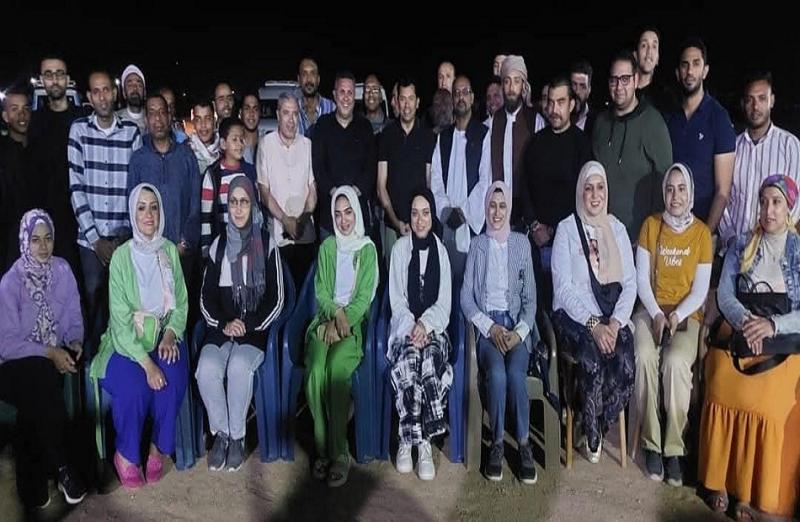وزير الرياضة يختتم جولته في الشلاتين بجلسة تراثية