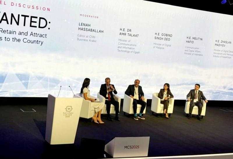 خلال قمة ”الآلات يمكنها أن ترى”.. وزير الاتصالات: التوسع في برامج تنمية القدرات المقدمة كمنح تدريبية مجانية