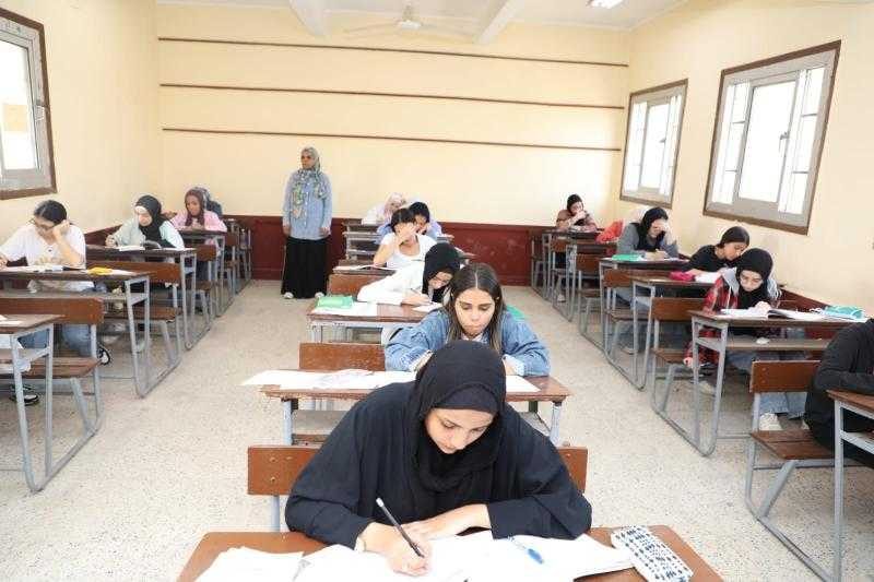 الأربعاء.. بدء امتحانات الصف الأول والثاني الثانوي بالقاهرة