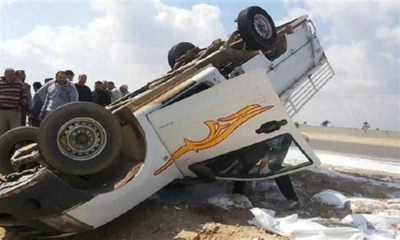 إصابة 10 أشخاص إثر انقلاب سيارة بطريق الإسكندرية الصحراوي