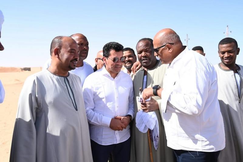وزير الشباب والرياضة يوجه بتطوير مركز شباب بنبان بحري وعدد من الملاعب الخماسية والقانونية بالرقبة