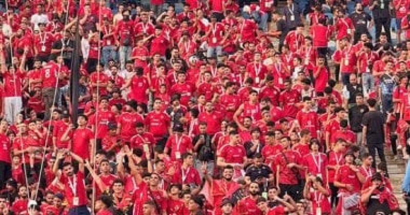 الأهلى ينظم رحلات مجانية لنقل جماهيره إلى ملعب برج العرب ومؤازرته أمام المصرى