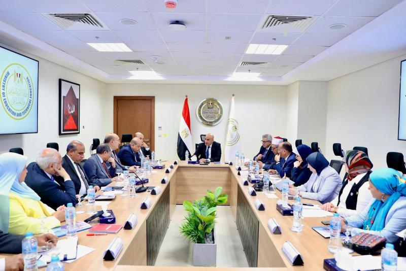 الوزير محمد عبد اللطيف يعلن الخريطة الزمنية للعام الدراسي المقبل 2025 / 2026