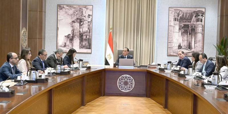رئيس الوزراء يتابع أعمال اللجنة الخاصة بحوكمة الاستثمارات العامة بالدولة