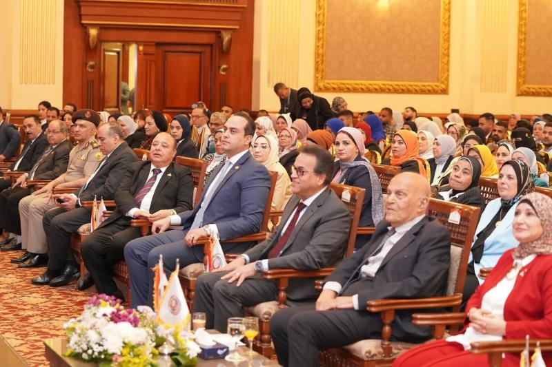 رئيس هيئة الرعاية الصحية يشارك في احتفالية اليوم العالمي للتمريض 2025