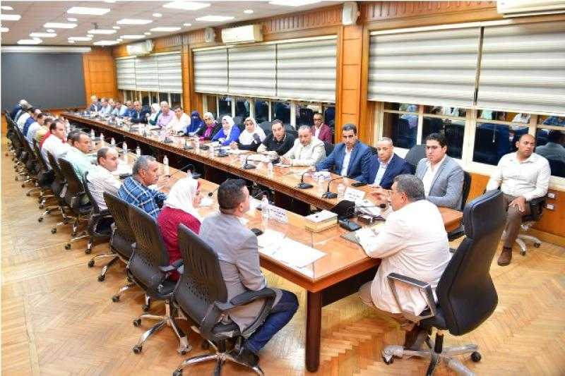 محافظ الدقهلية: إنجاز مشروعات الخطة الاستثمارية وحسم ملفات التصالح والتقنين