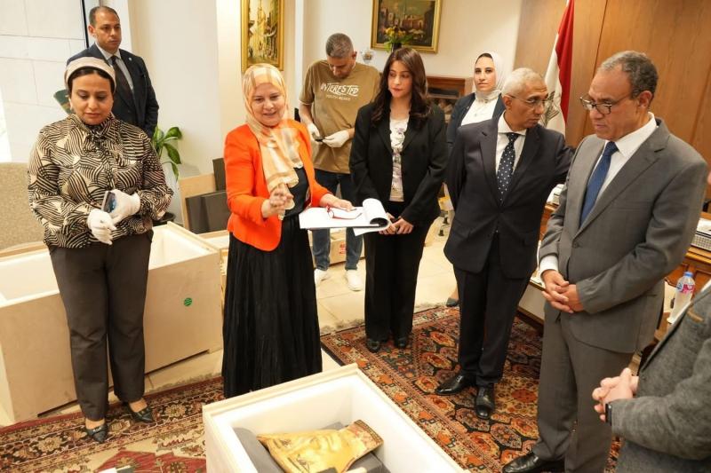وزير الخارجية والهجرة يشارك في إجراءات لجنة تسلم الأثار المشكلة من وزارة الخارجية ووزارة السياحة والأثار