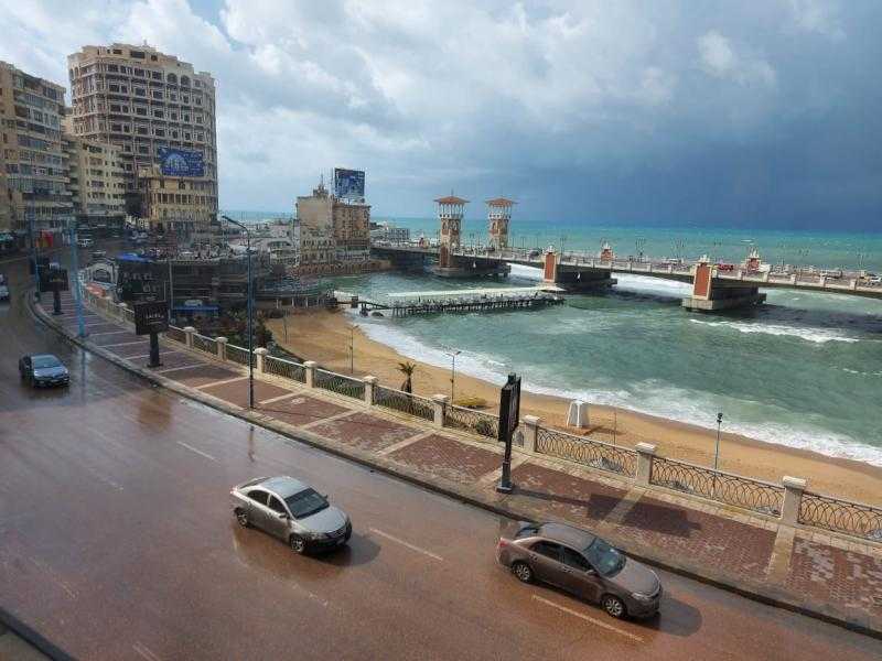 فرص لسقوط الأمطار.. رياح شديدة مثيرة للرمال والأتربة تضرب الإسكندرية