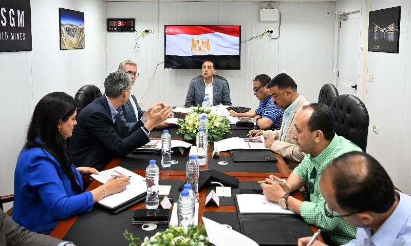 رئيس ”أنجلو جولد أشانتي” يُشيد بجهود الحكومة المصرية ودعمها للمستثمرين في مجال التعدين