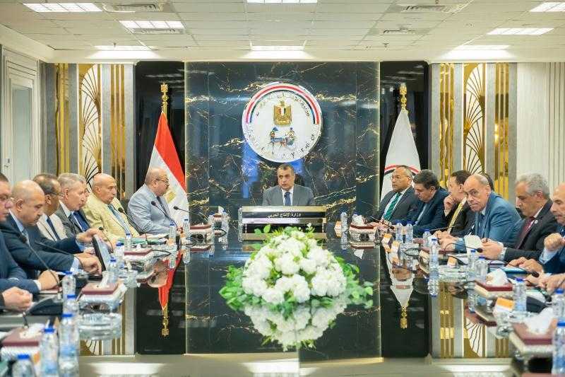 وزير الإنتاج الحربي: نعمل على نقل أحدث تكنولوجيات التصنيع العسكري والمدني إلى خطوط الإنتاج