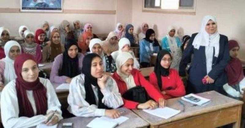 150 ألف طالب بالجيزة يشاركون فى المراجعات المجانية لمديرية التعليم