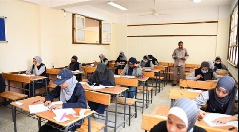 اليوم.. بداية امتحانات نهاية العام اليوم لمرحلة النقل الثانوى