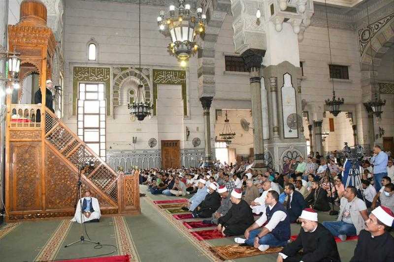 ”فتراحموا”.. موضوع خطبة الجمعة اليوم بمساجد الجمهورية