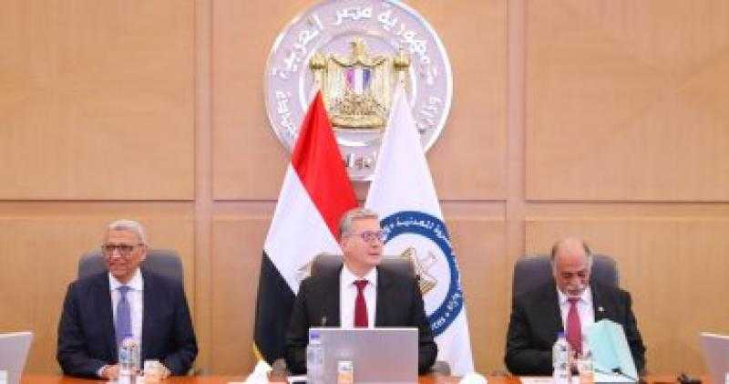 وزير البترول: تحويل الثروة المعدنية لهيئة اقتصادية ثمار للعمل التكاملى