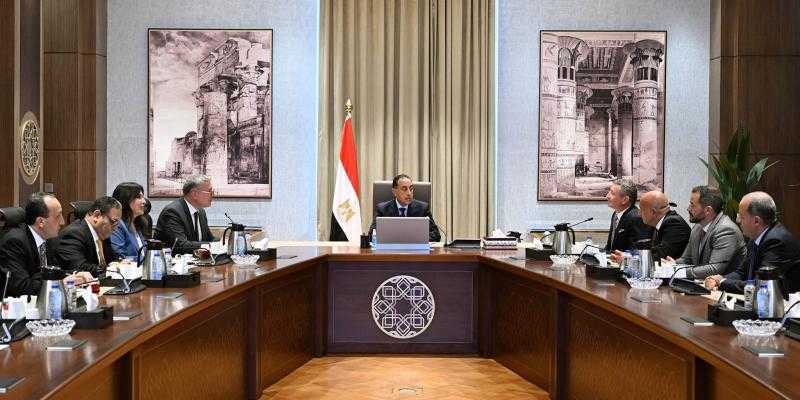 رئيس الوزراء يوجه بتيسير إجراءات تسريع وتيرة عملية الحفر بمناطق امتياز شركة ”إكسون موبيل”