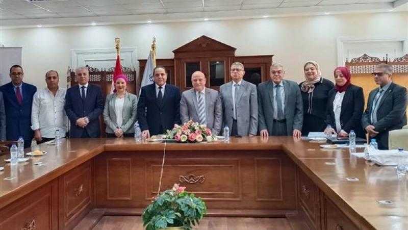 توقيع عقد توريد جرارات بين الإنتاج الحربى والشركة المصرية للتنمية الزراعية