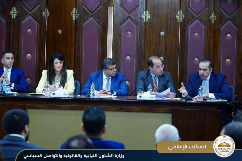 وزير الشئون النيابية: الحكومة تشهد انسجامًا كاملا بين وزراء المجموعة الاقتصادية