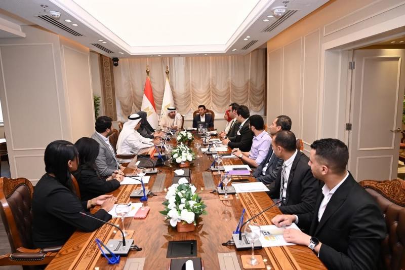 وزير الشباب والرياضة يلتقي المدير التنفيذي لمؤسسة محمد بن راشد آل مكتوم للمعرفة