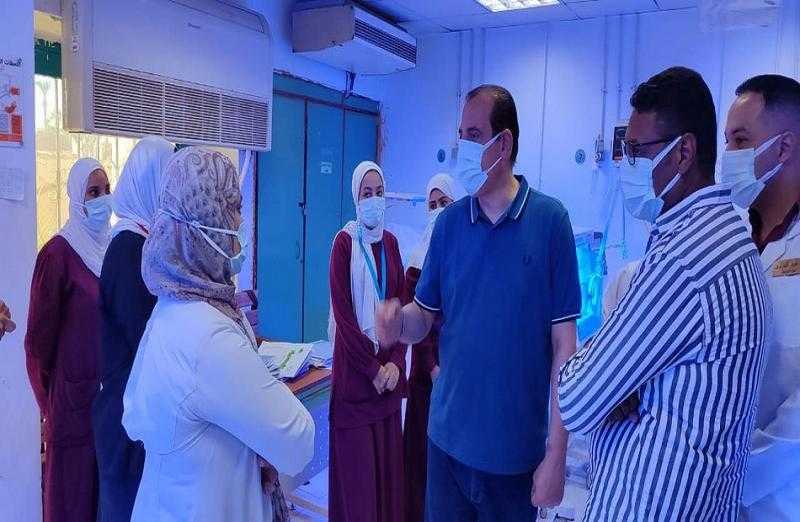 نائب وزير الصحة يتفقد عدد من المنشآت الصحية بالبحر الأحمر