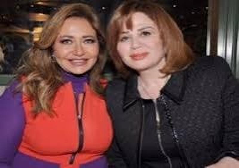 إلهام شاهين تُشيد بتكريم ليلى علوي وتؤكد: التنافس لا يُفسد الود بين الفنانين