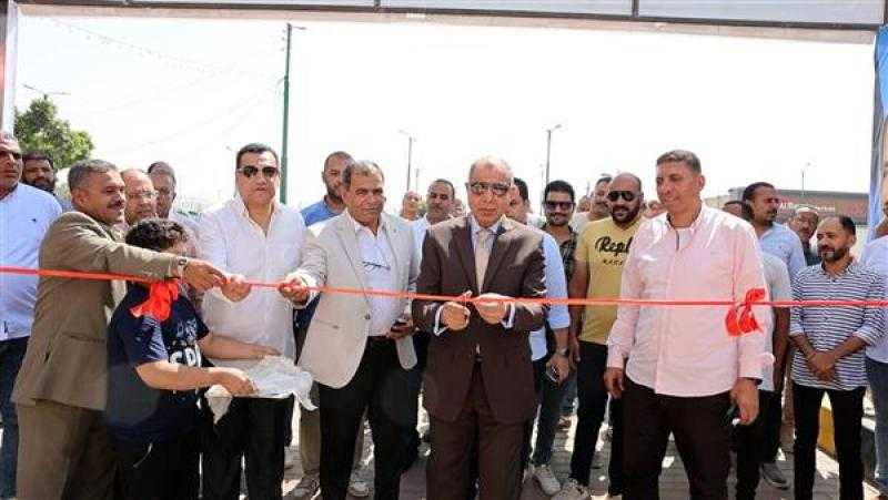 محافظ المنيا ورئيس الغرفة يفتتحان ”سوق اليوم الواحد” استعدادًا لعيد الأضحى