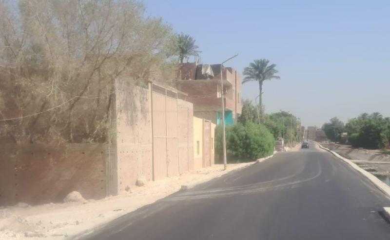 محافظ الجيزة: رصف وتطوير طريق السقارية في مركز أبو النمرس