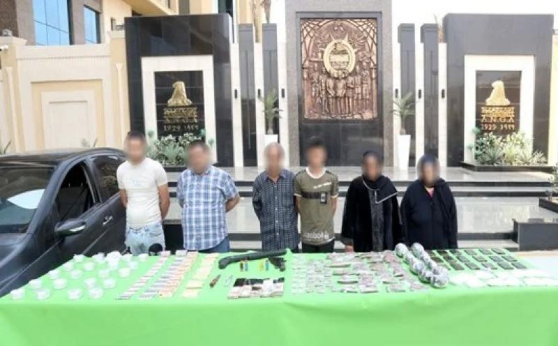 مقتل عنصر شديد الخطورة وضبط آخرين في مواجهات أمنية