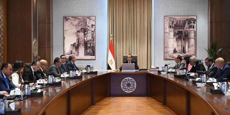 رئيس الوزراء يتابع خطط تطوير 7 فنادق تاريخية سبق طرحها ضمن برنامج الطروحات الحكومية