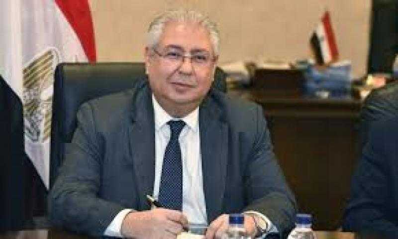 سفير مصر بالكويت: البيان العربى الإسلامى يدعم الاستقرار الإقليمي