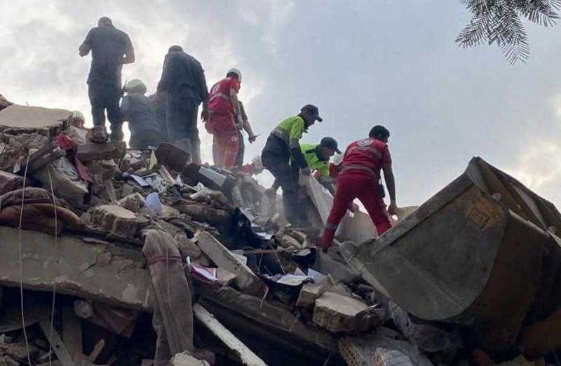 انهيار عقار في السيدة زينب.. 4 وفيات و7 إصابات.. الحماية المدنية تبحث عن المفقودين تحت الركام والأجهزة الأمنية تحقق في الحادث