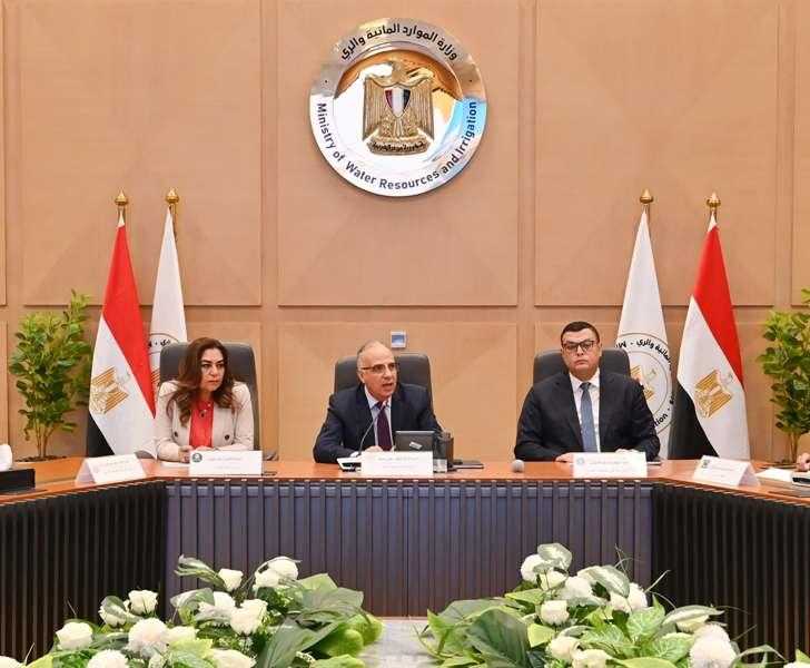 التعديات على ترعة السويس تعوق توفير الاحتياجات المائية.. و7 مسئولين يبحثون الحلول