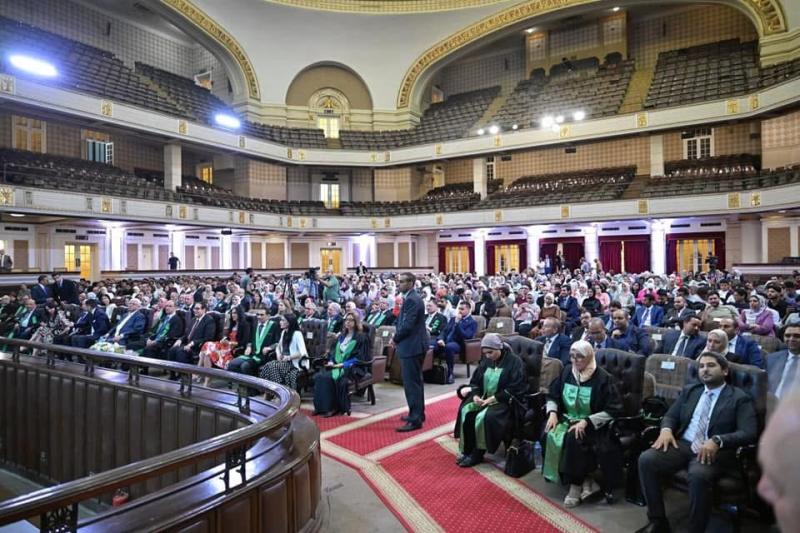 رئيس وزراء صربيا يلقى محاضرة تذكارية في قاعة الاحتفالات الكبري بجامعة القاهرة