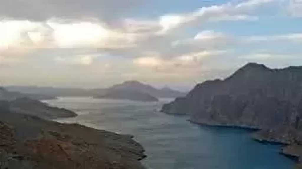 الرئيس الإيراني: مضيق هرمز مفتوح للجميع إلا من ينتهك الأراضي الإيرانية