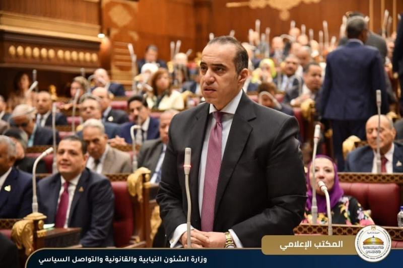 وزير التعليم العالي يستعرض جهود وخطة إعداد المعلم في الجامعات المصرية بمجلس الشيوخ