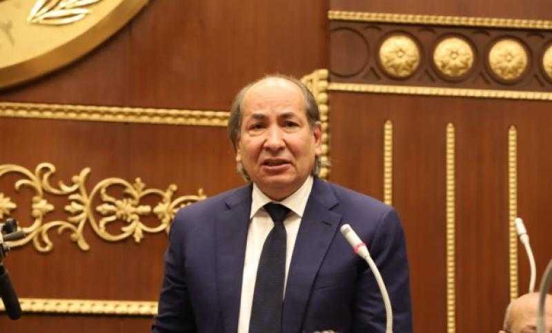 خالد قنديل: يطالب بإلزام الجامعات ببرامج تنمية مستدامة لخريجي كليات التربية كشرط التعيين