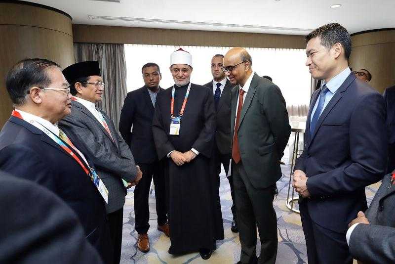 رئيس سنغافورة يثمّن دور دار الإفتاء المصرية خلال لقاءه مفتي الجمهورية