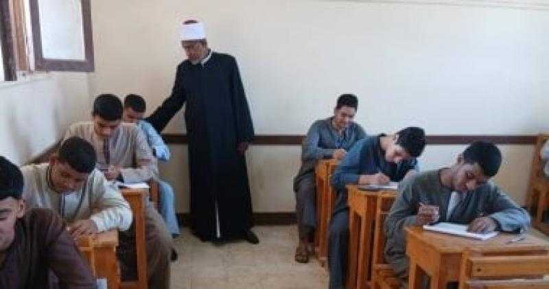 اليوم.. طلاب أدبي بالثانوية الأزهرية يؤدون امتحان مادة التاريخ