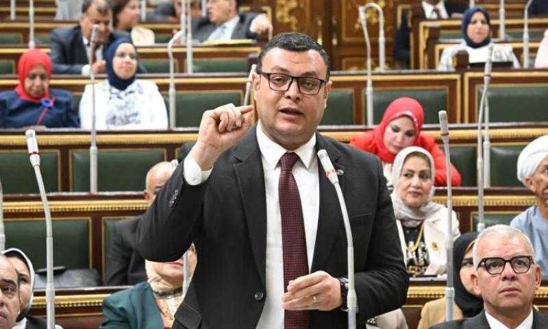 وزير الإسكان يعلن طرح 100 ألف وحدة سكنية لمحدودى الدخل أول يوليو