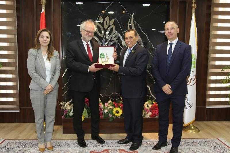 رئيس تنمية الريف المصري الجديد يستقبل سفير بولندا بالقاهرة لبحث التعاون في مجال الميكنة الزراعية والتصنيع الغذائي