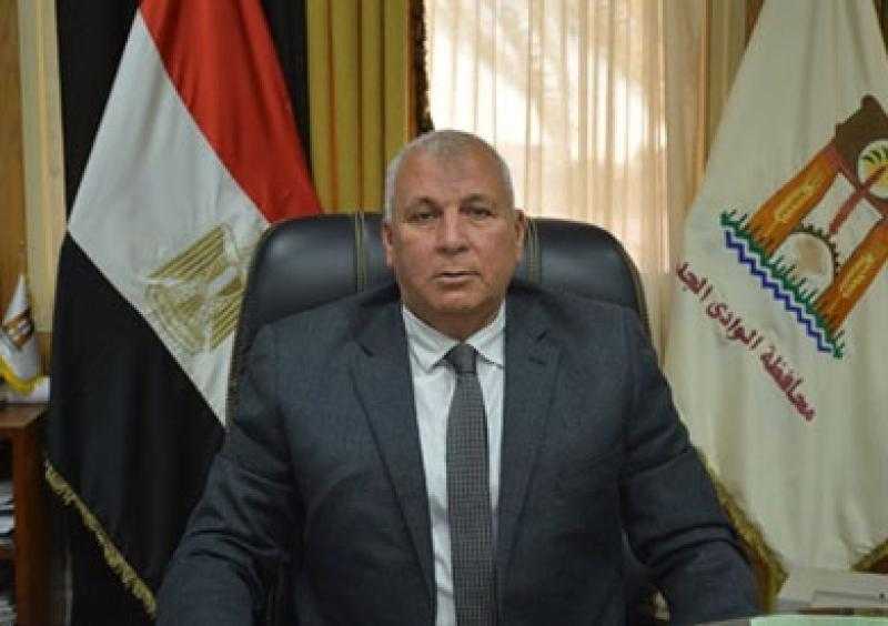 محافظ الوادي الجديد يتابع مشروع تطوير وميكنة صندوق استصلاح الأراضي