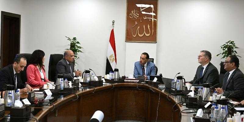رئيس الوزراء يتابع جهود تأمين الوقود اللازم لمحطات الكهرباء